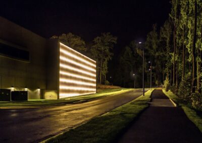 INOVA SCHAR CANCER INSTITUTE, VA | Photo ©  Harry Vitebski | Image is Property of Apogee Lighting Holdings