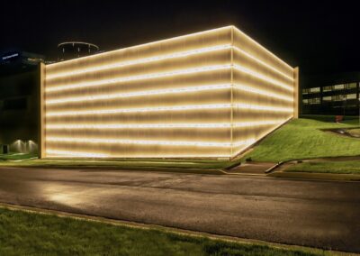 INOVA SCHAR CANCER INSTITUTE, VA | Photo ©  Harry Vitebski | Image is Property of Apogee Lighting Holdings